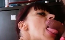 Milf love to sucking dick