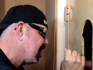 Gloryhole BJ DILF deepthroats dude