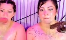 Close up MILF masturbation