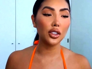 Big boobs milf masturbates with her dildo