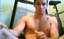 Hunk Wanks And Eats On Webcam