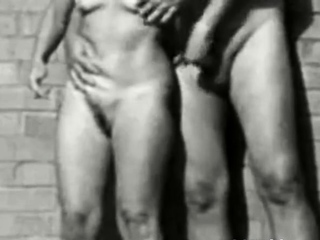 Solrig handjob med en dansk bedstemor